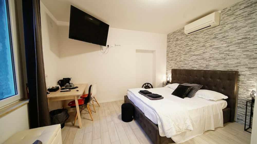 Langolo Di Laura Borgo Roma Destiny Home 3 فيرونا الغرفة الصورة