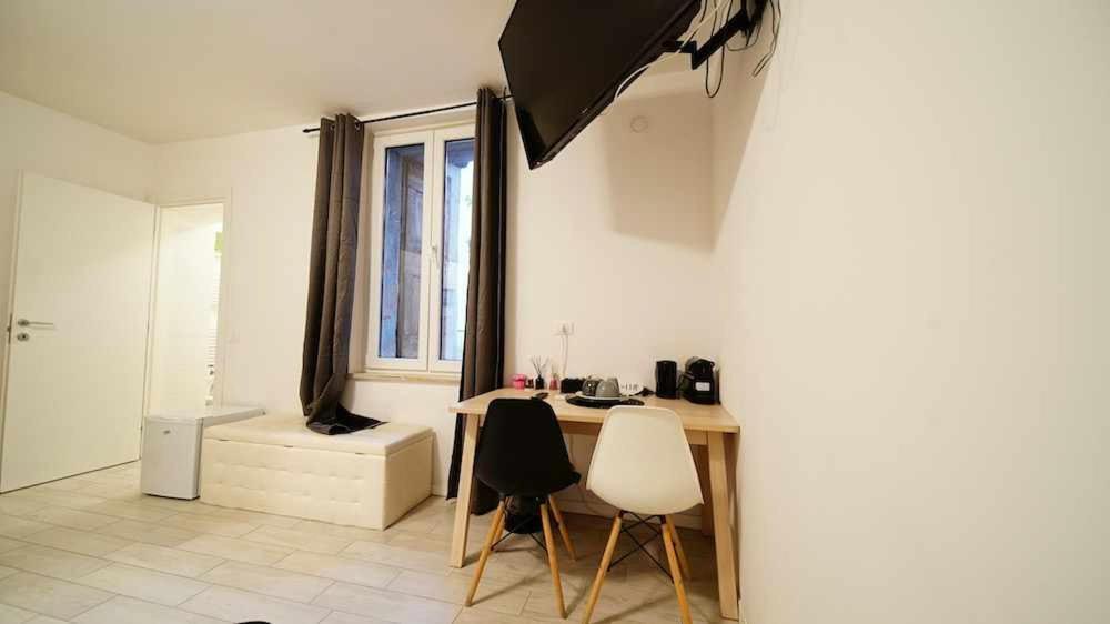 Langolo Di Laura Borgo Roma Destiny Home 3 فيرونا الغرفة الصورة