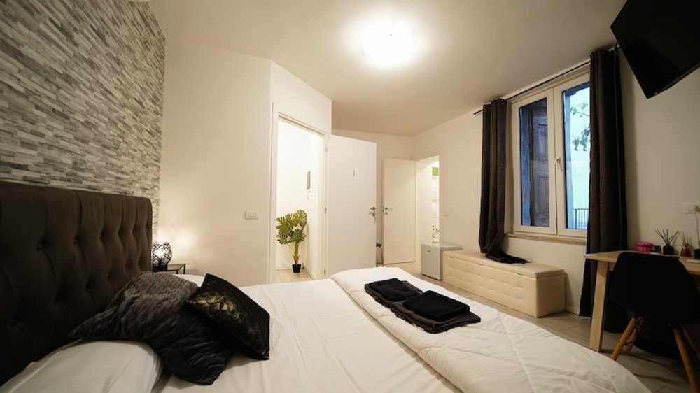 Langolo Di Laura Borgo Roma Destiny Home 3 فيرونا الغرفة الصورة